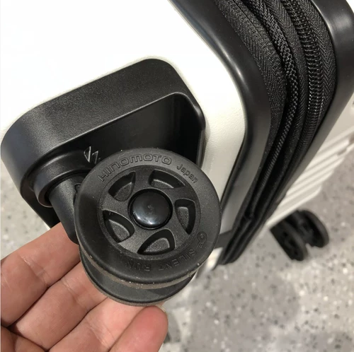 Японский сверхлегкий ударопрочный универсальный чемодан на колесиках