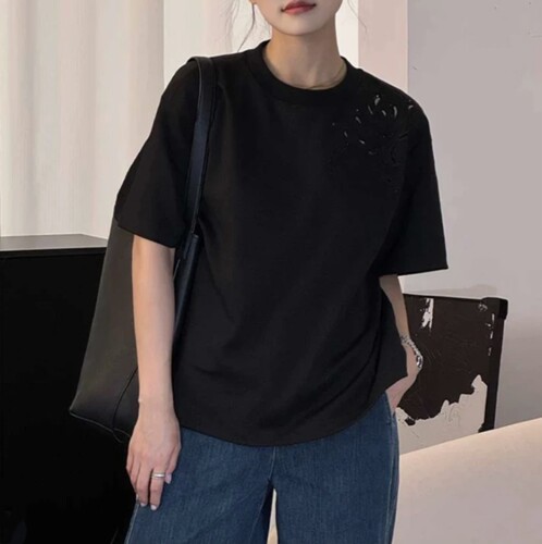 哥家专柜同款2026夏季时尚新款镂空烫钻圆领宽松纯棉T恤女530088