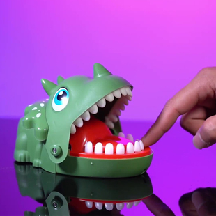 会咬手指的三角龙 恐龙手指游戏 儿童整蛊解压玩具 送人生日礼物