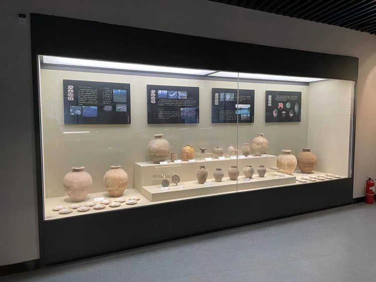 博物馆展示柜古董瓷器玻璃展柜恒温恒湿电动平移文物字画沿墙通柜