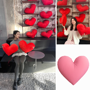 新年情人节日红色爱心抱枕摆件打卡氛围布置拍照道具店铺陈列装饰