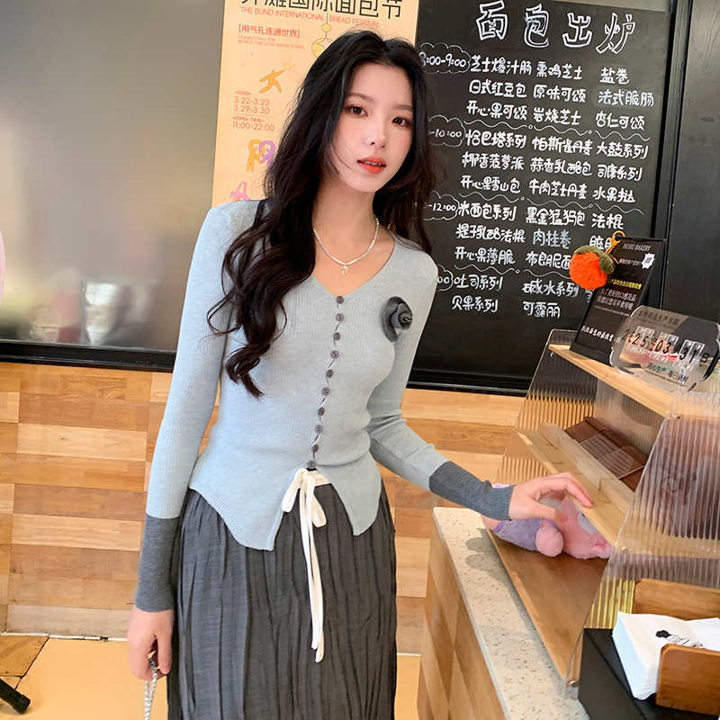 气质灰蓝撞色针织小衫女上衣