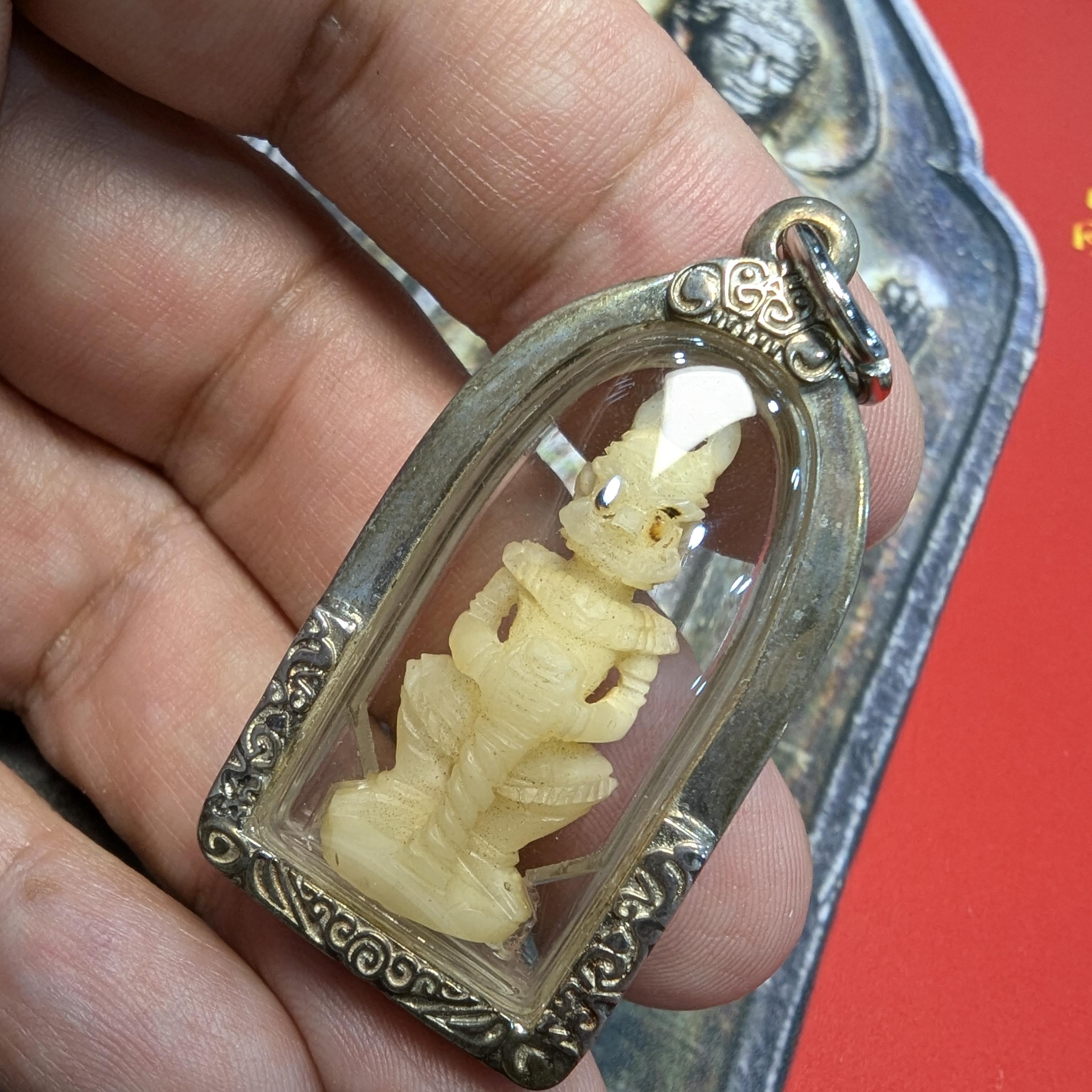 龙婆卡隆涛威素弯泰国吊坠