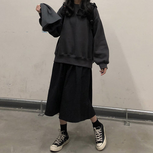 自制日系搭配炭灰卫衣两件套学院