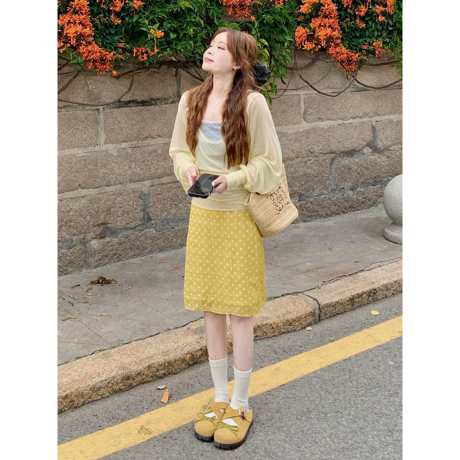 日系学院风姜黄色波点印花半身短裙女夏简约学生修身垂感直筒中裙