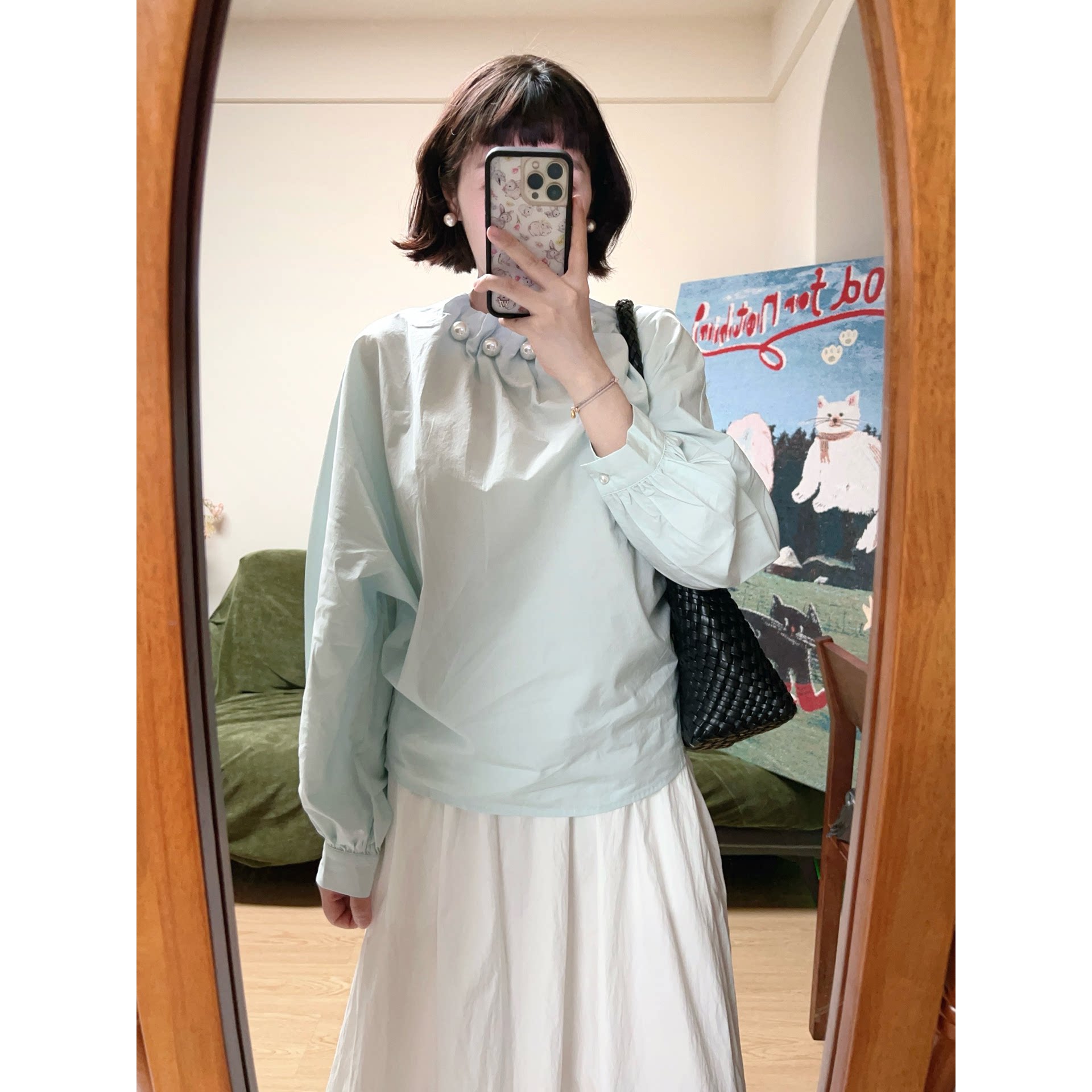 日系设计感奶油蓝灯笼袖珍珠衬衫女秋小众设计感立领重工长袖上衣