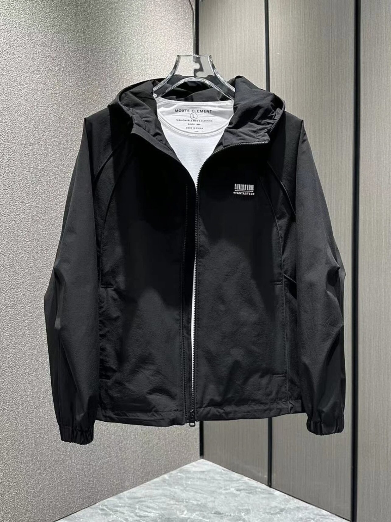 2025春季新款美式休闲连帽冲锋衣夹克男时尚百搭拉链口袋外套男士