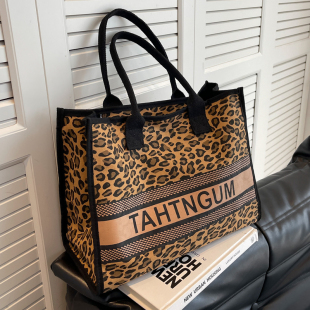 豹纹帆布包包女2025新款时尚手提购物袋子春夏大容量外出通勤托特