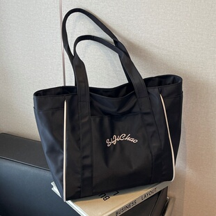 大容量尼龙布包包女2026春夏新款 单肩手提袋大学生上课通勤托特包