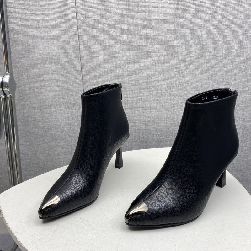 2025冬款真皮尖头细跟短靴女黑色高跟后拉链洋气时装靴外贸鞋裸靴