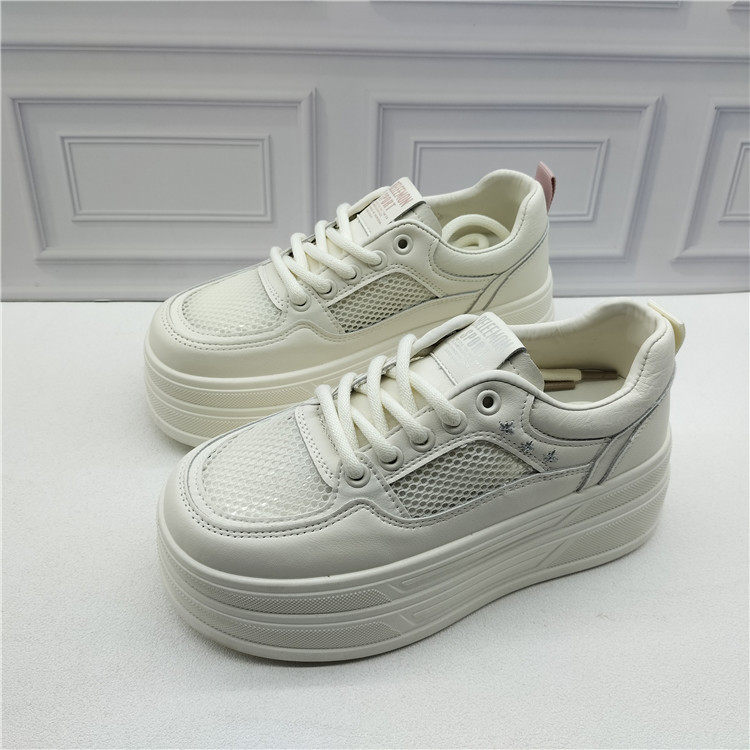 品牌撤柜2026春款厚底小白鞋女系带松糕底增高板鞋学生百搭运动鞋