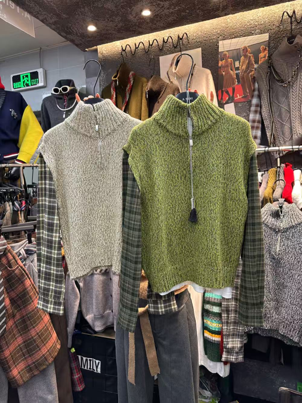 假两件拼接长袖针织毛衣女2025冬季新款修身拼色高领半拉链上衣潮