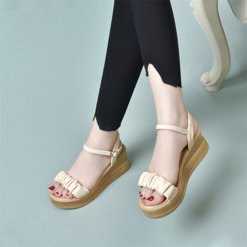 2024夏季新款外穿厚底沙滩鞋子