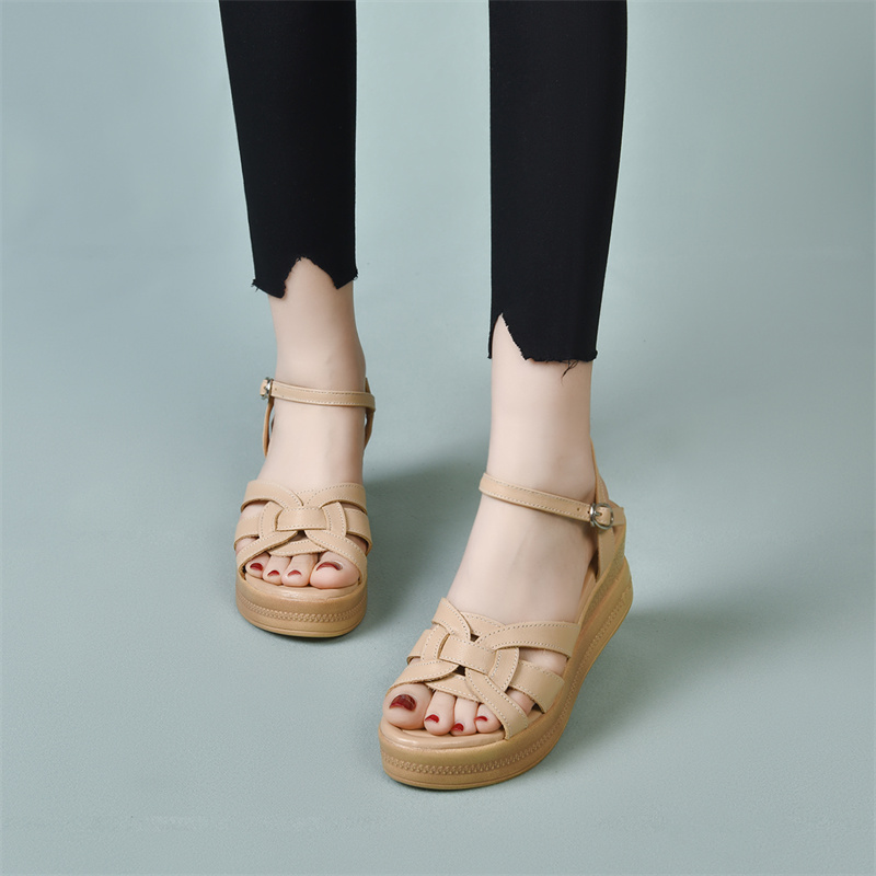 软底防滑新款夏季百搭妈妈凉鞋