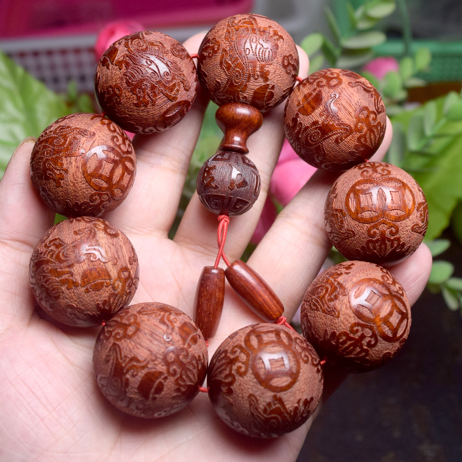 雕刻招财貔貅紫檀30mmx9颗大手串