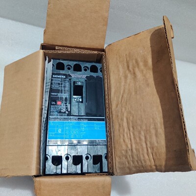 西门子 CAT ED43B015L 15 AMPS 3 极模塑外壳 Circut 断路器开关