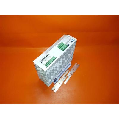 Lenze Tipo: 33.8214 - E / 33.8214-E.2A-21 - 3,0kW Inversor D