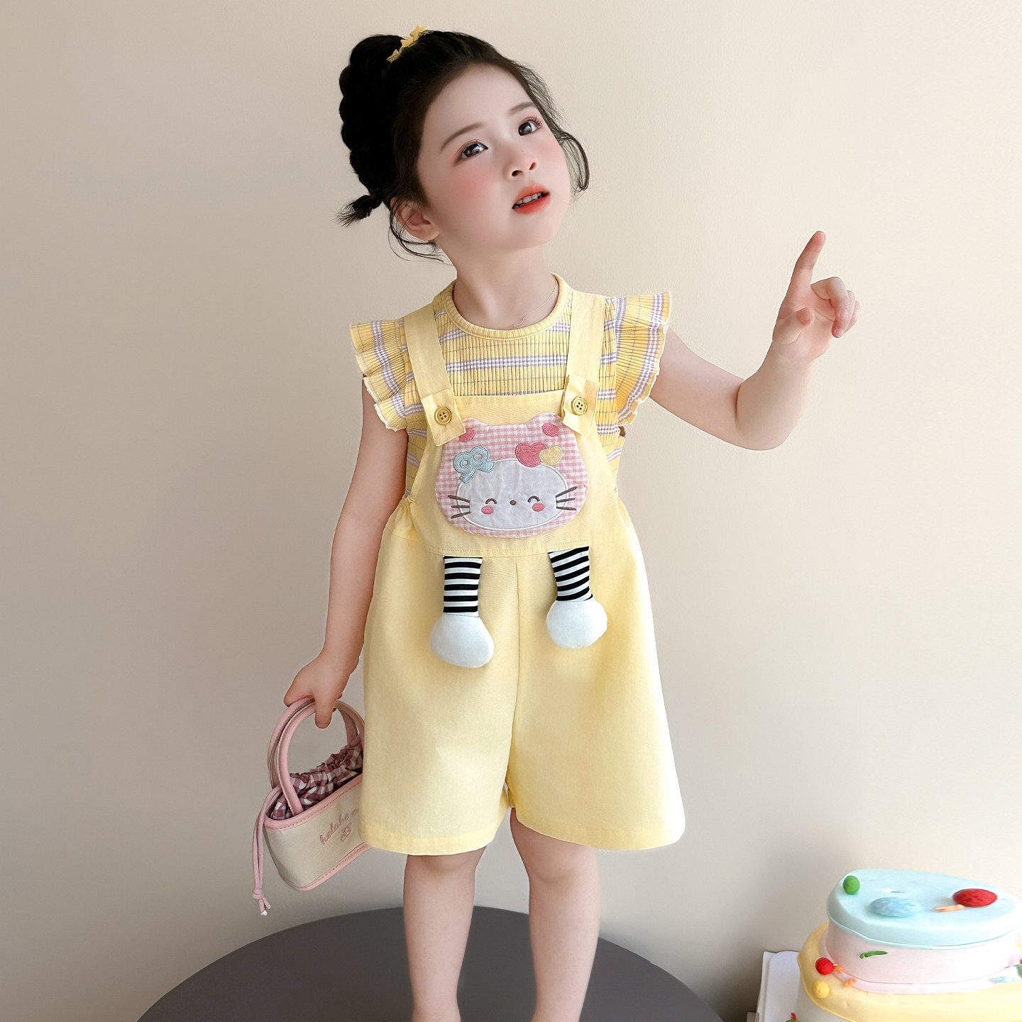 女宝宝洋气时髦套装小女孩背带短裤夏装刺绣小童T恤裤子童装衣服