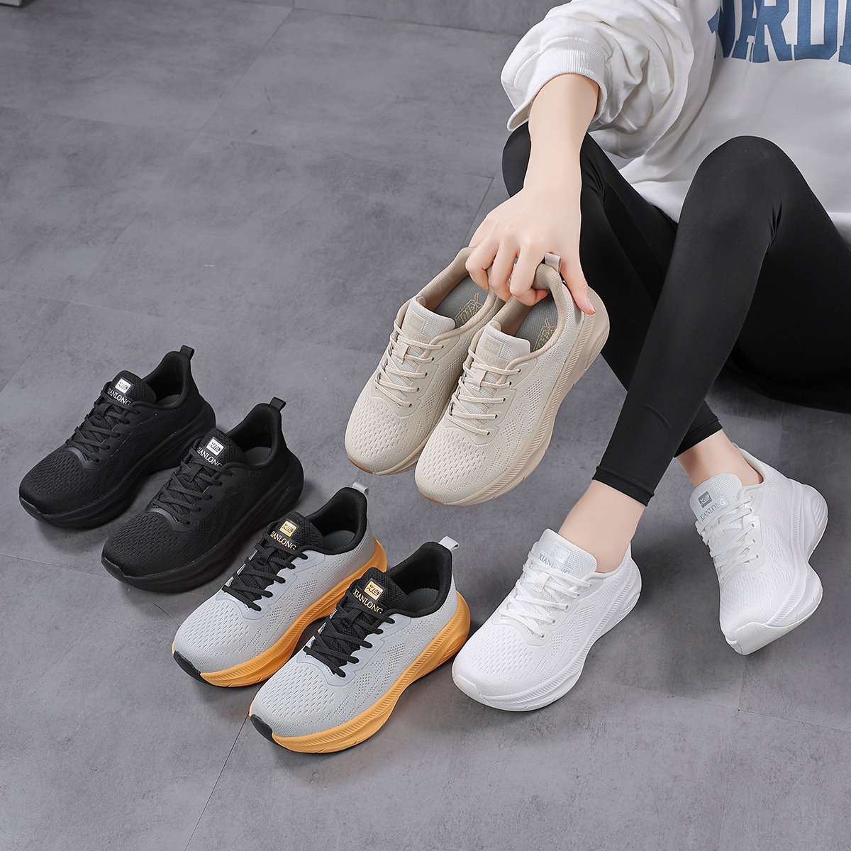 软底飞织网面透气运动鞋