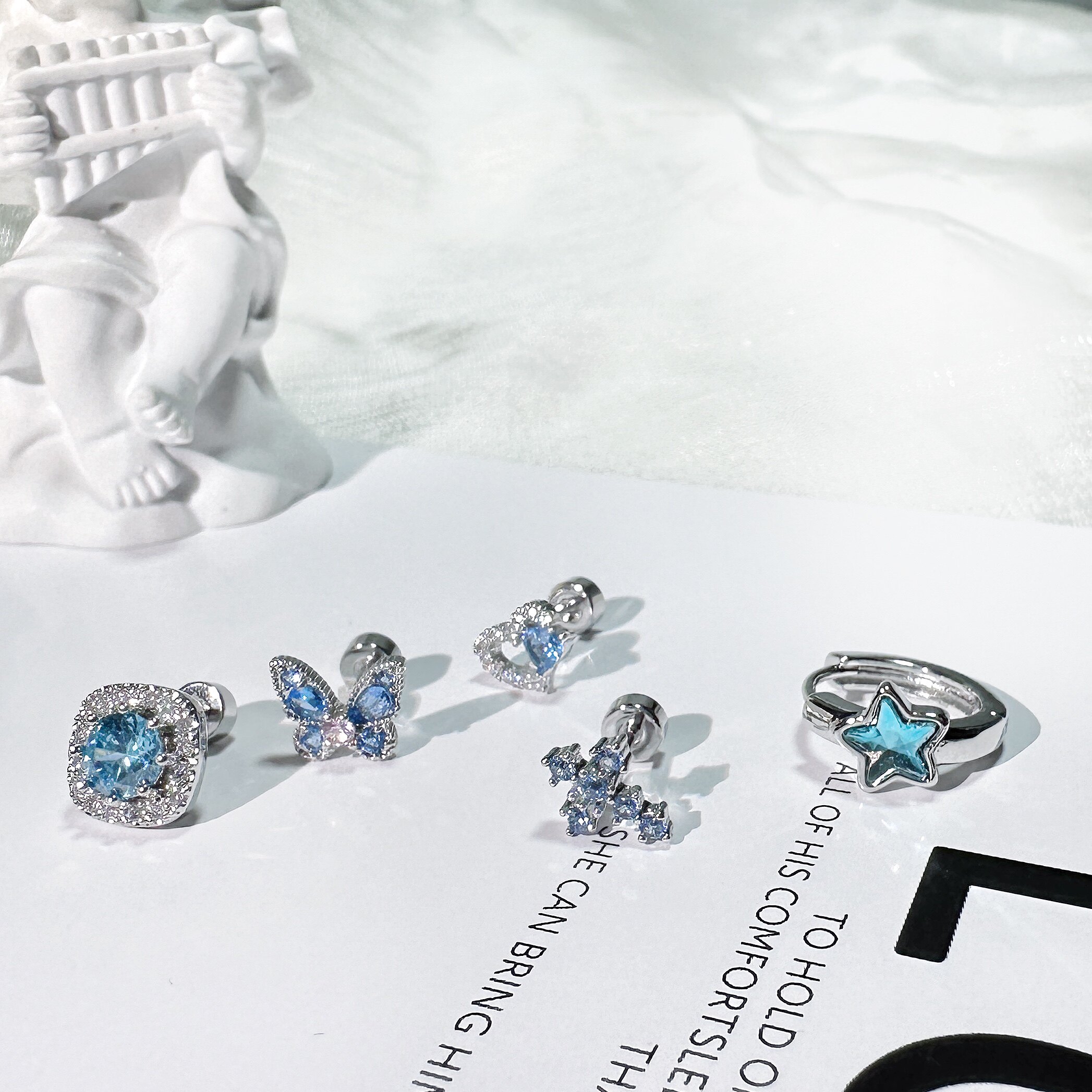 moonchasers蓝色锆石蝴蝶耳钉爱心耳骨钉钛钢耳窝钉螺丝拧扣耳饰,饰品/流行首饰/时尚饰品新,耳钉,淘宝优惠券,粉丝福利购,淘宝优惠卷