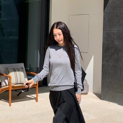 jenni*同款灰色长袖针织衫