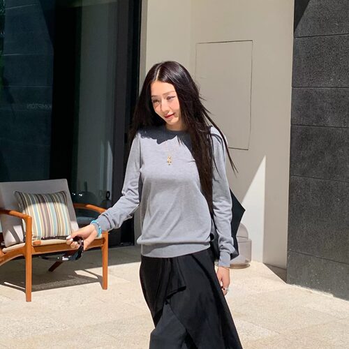 jenni*同款灰色长袖针织衫