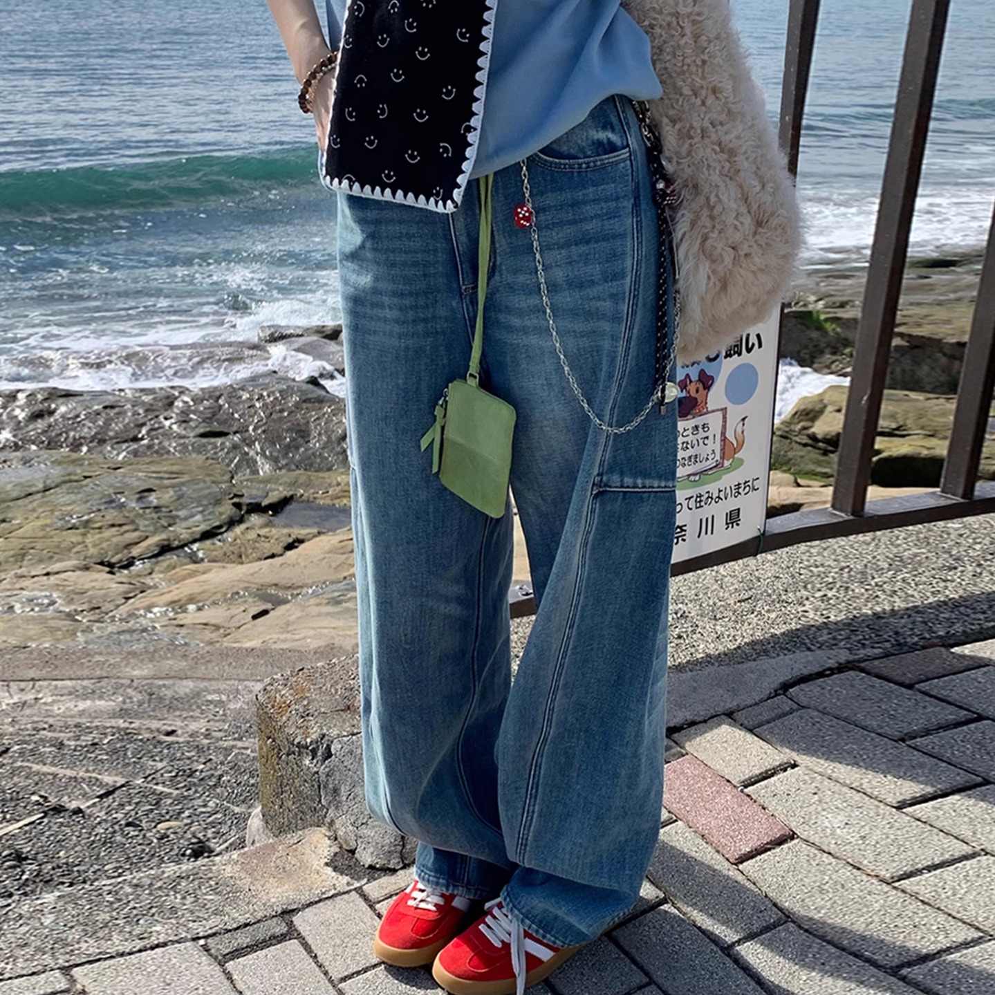 拼接水洗做旧香蕉裤牛仔裤