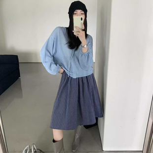 卡蔓 25288 秋上新慵懒风连帽套头短款 针织衫