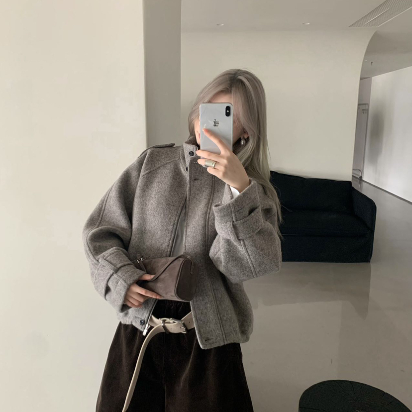 卡蔓-冬上新休闲百搭立领暗门襟宽松羊毛外套（含70羊毛）mm253