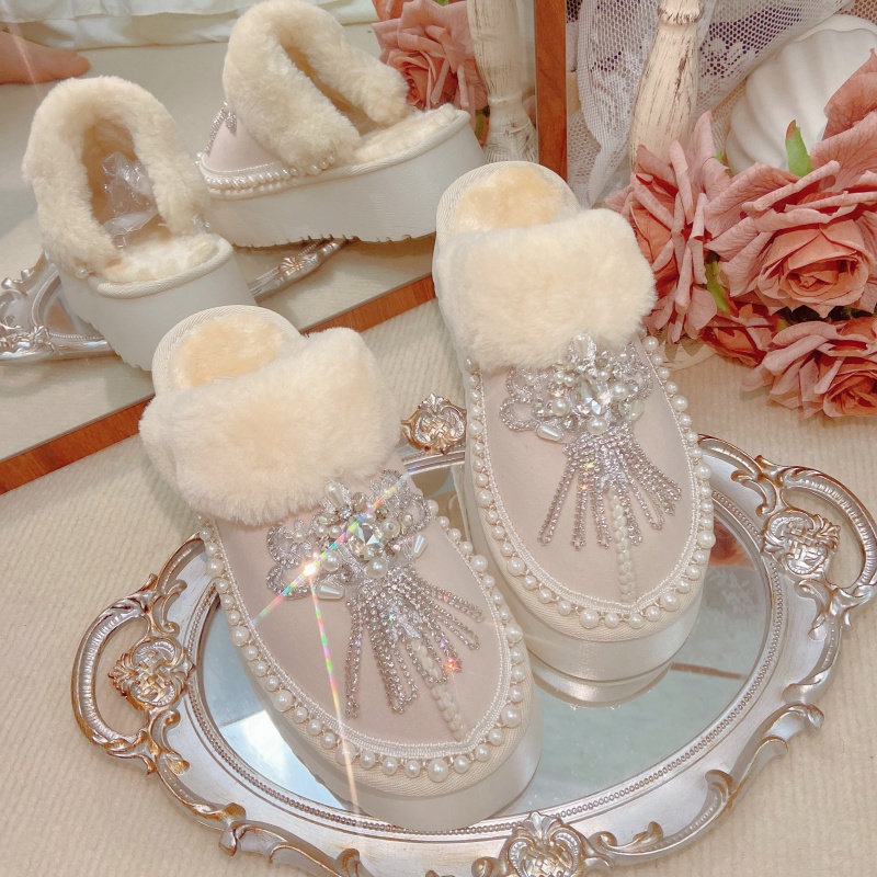 2025秋冬宫廷风重工外穿毛毛拖鞋厚底松糕包头水钻流苏保暖棉拖鞋
