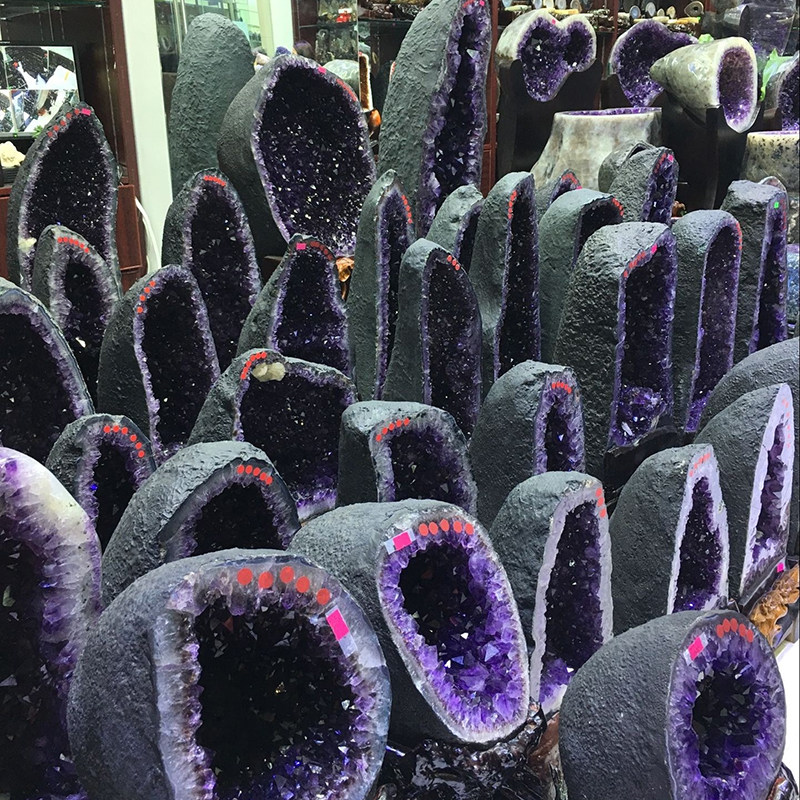 라이브 방송은 선물 사무용품 자수정 동굴 장식품 작은 크리스탈 클러스터 대형 풍요의 뿔 크리스탈 마을을 전문으로 제공합니다