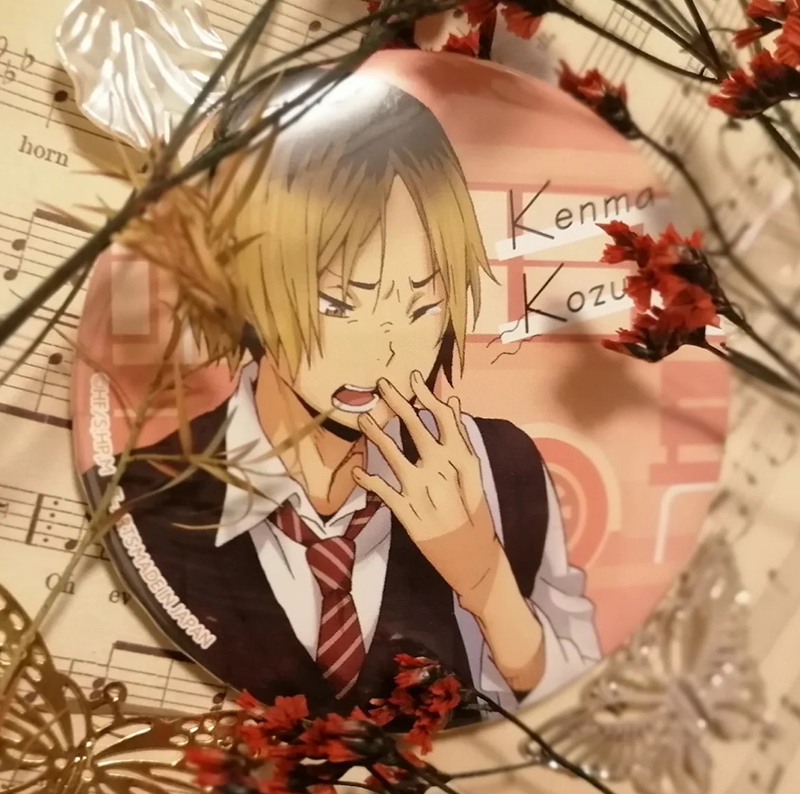 新款现货排球少年动漫周边自制孤爪研磨高颜值吧唧徽章送礼物通用