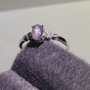 天然紫色星光蓝宝石戒指重量0.67克拉尺寸4*6mm星线清晰