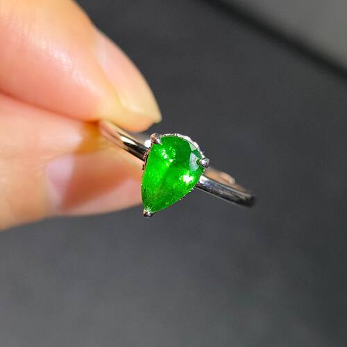 天然沙弗莱戒指0.97克拉5.1*8.1mm配裸石证书卡扎尼绿稀少名贵