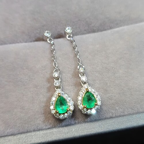 天然祖母绿耳坠水滴尺寸4*5mm晶体非常好925银子镀白金配国检证书