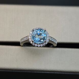 天然海蓝宝戒指钻款凸显宝石钻款重量1.5克拉偏圆形三月份生辰石