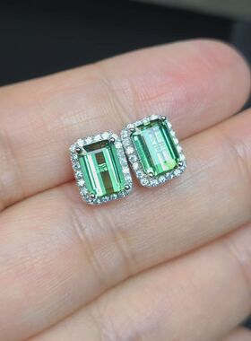 纯天然绿碧玺耳钉重量2.22克拉尺寸5*7mm 稀少亮丽的绿色925银镶