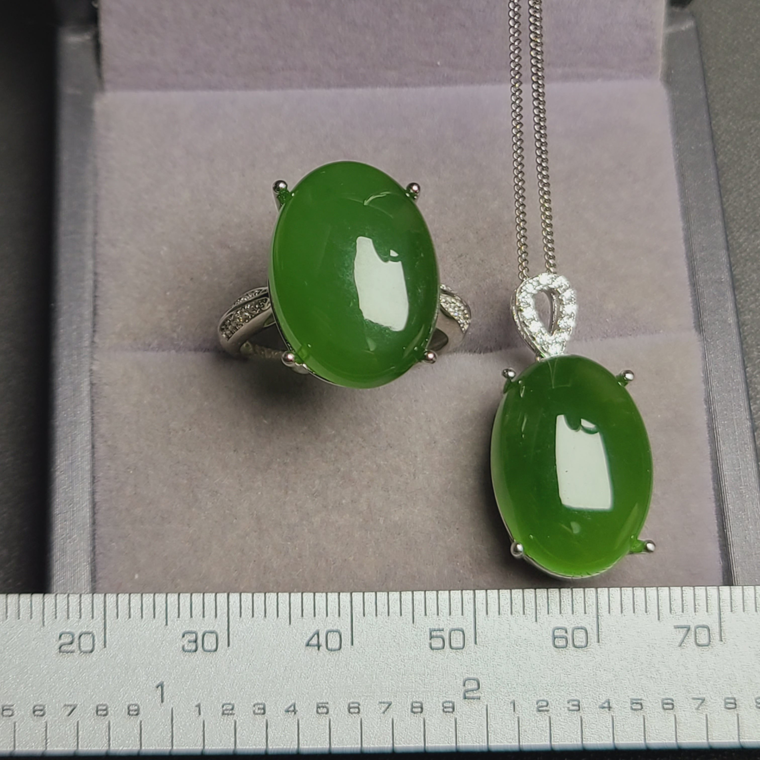 天然碧玉大戒指碧玉大蛋面吊坠套装3件套13*18mm菠菜绿