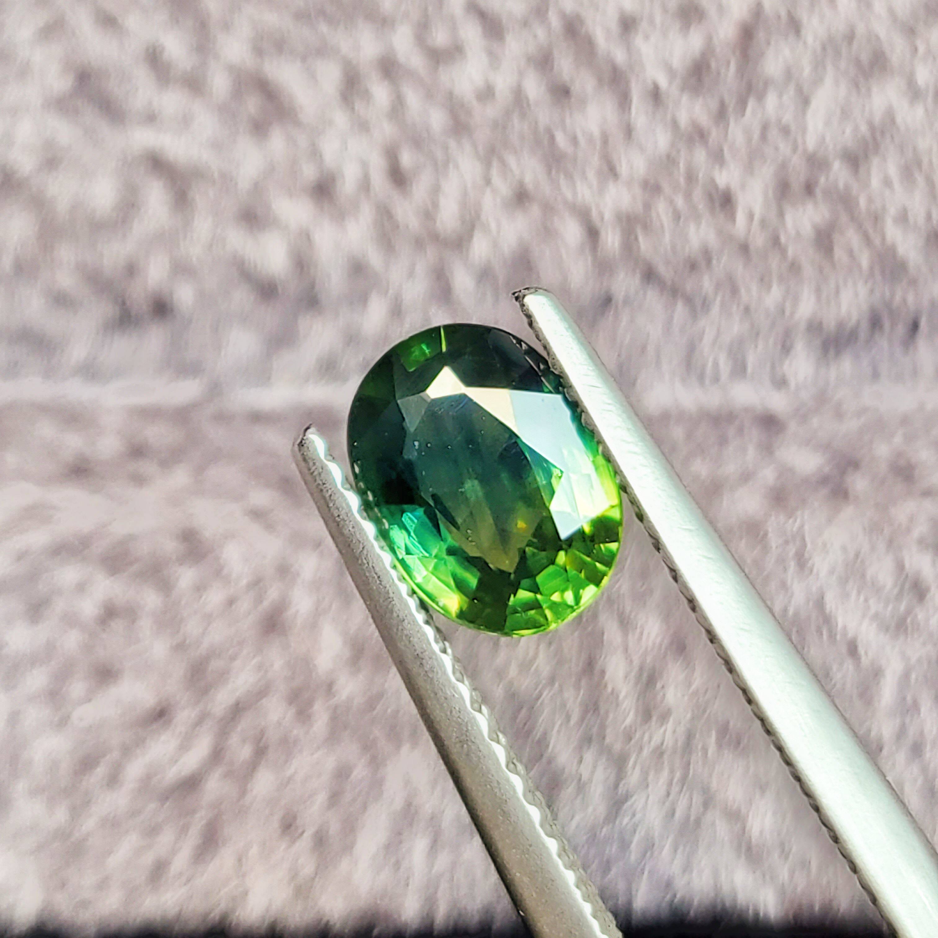 蓝绿黄色澳大利亚蓝宝石净体天然蓝宝石1.6克拉尺寸6*8.2*3.5mm