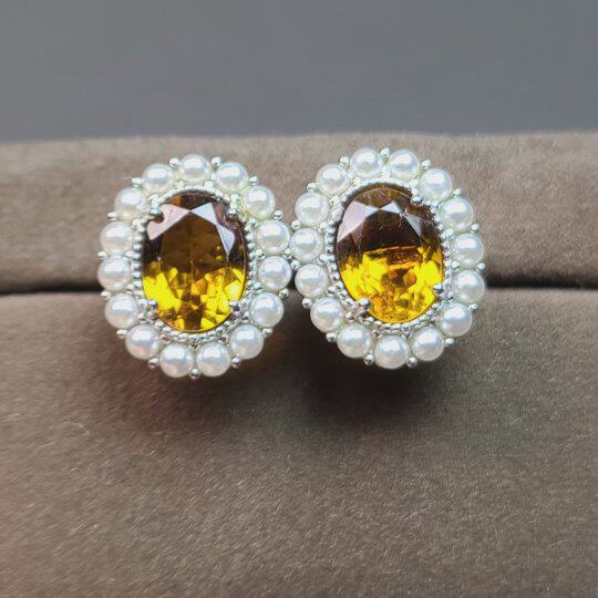 天然黄碧玺耳钉 尺寸6*8mm 复古款式 金黄富贵色 925银精工银镶