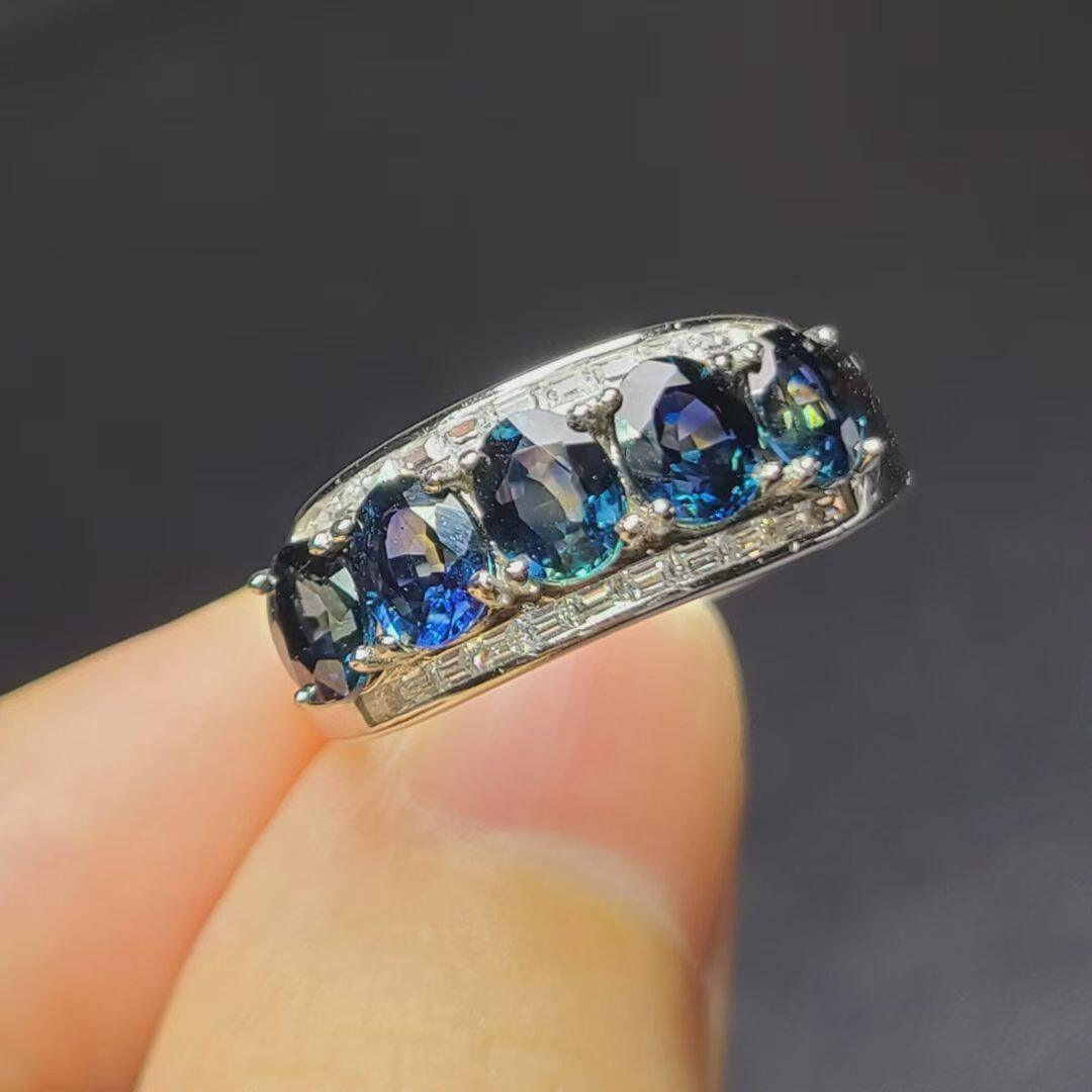 纯天然蓝宝石排戒尺寸4*5mm5颗重量2.5克拉颗颗漂亮925银镶嵌活口