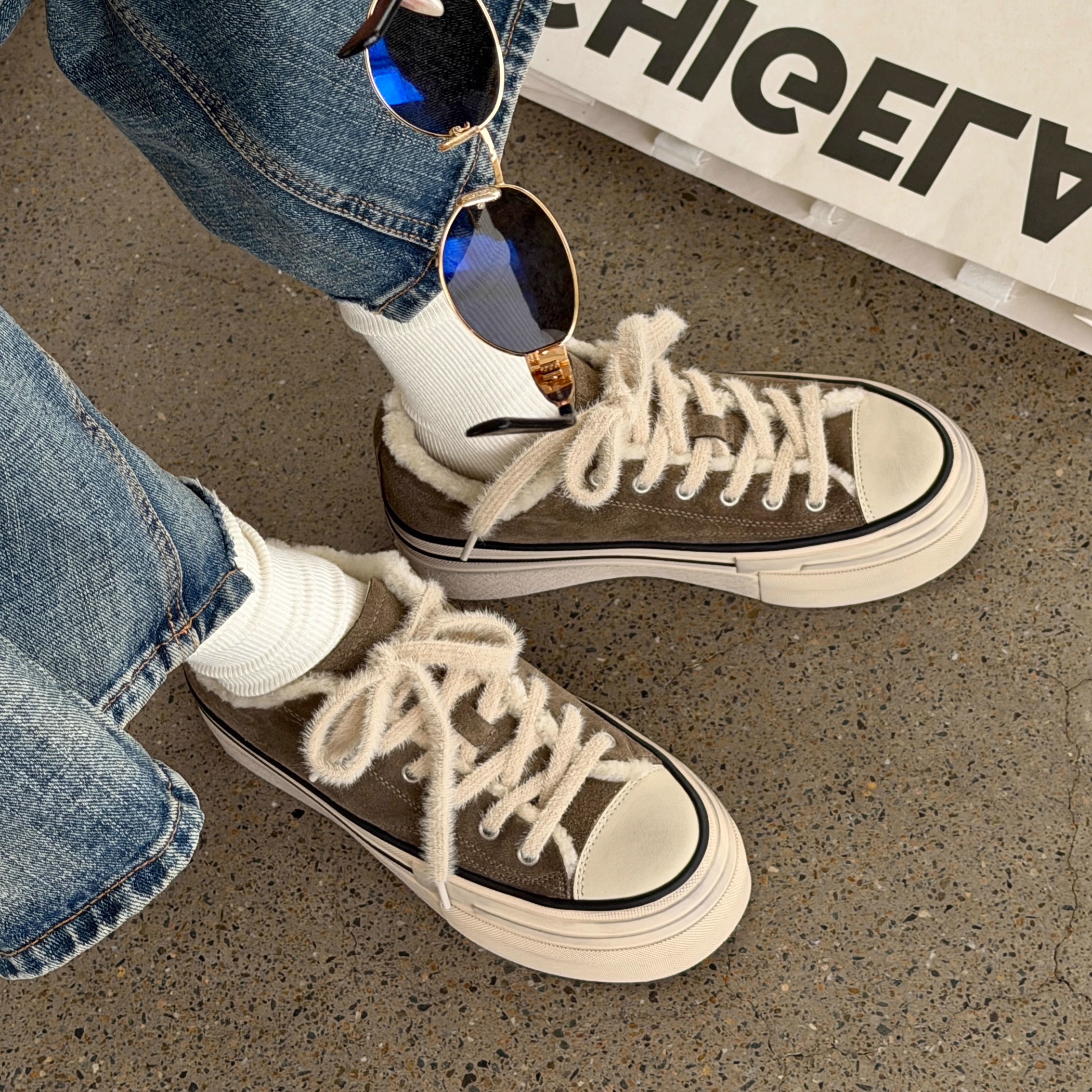 诗歌兰2025新款厚底增高5cm板鞋