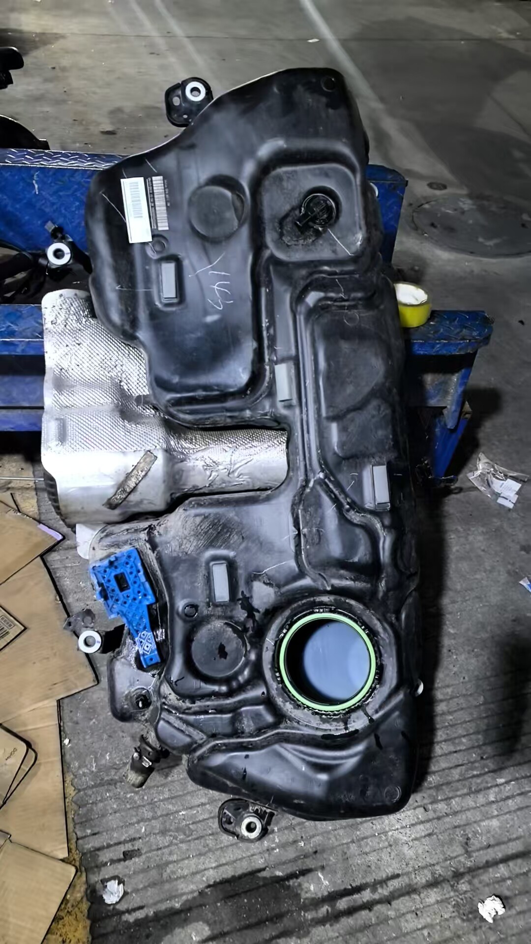 沃尔沃v90cc,2017款  汽油箱 燃油箱管路汽油泵汽油滤芯