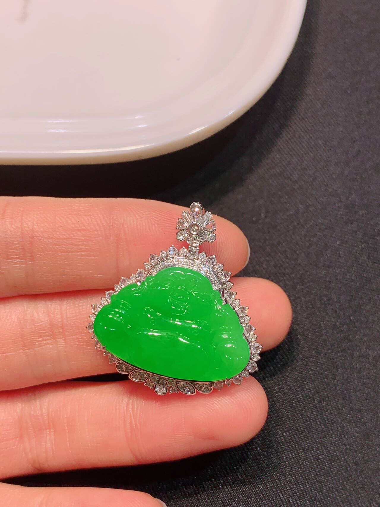A货冰种阳绿佛公18k金镶嵌