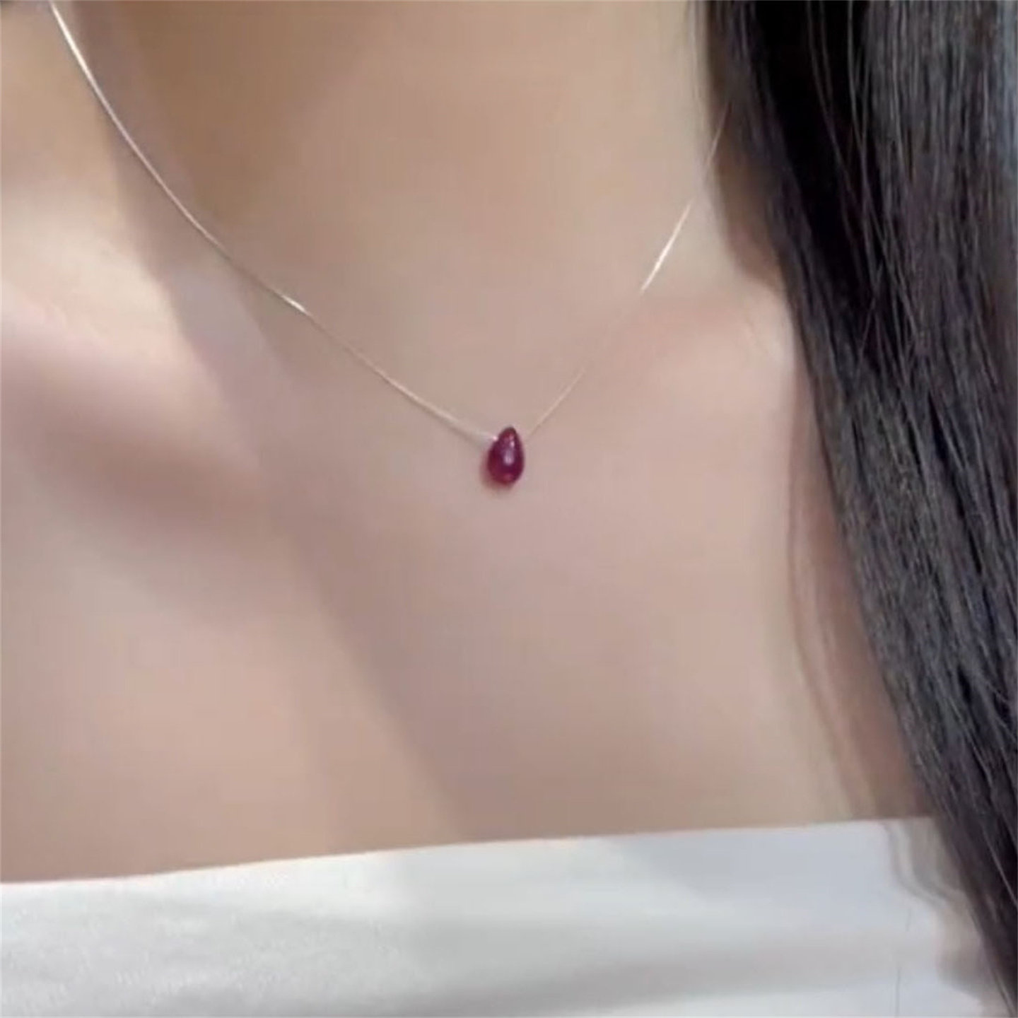 红色水滴吊坠项链女简约精致轻奢