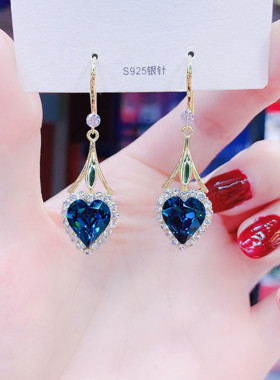 海洋之心蓝色水晶耳环女2026年新款潮高级感轻奢气质镶钻爱心耳饰