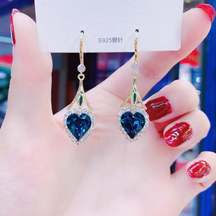 海洋之心蓝色水晶耳环女2025年新款潮高级感轻奢气质镶钻爱心耳饰