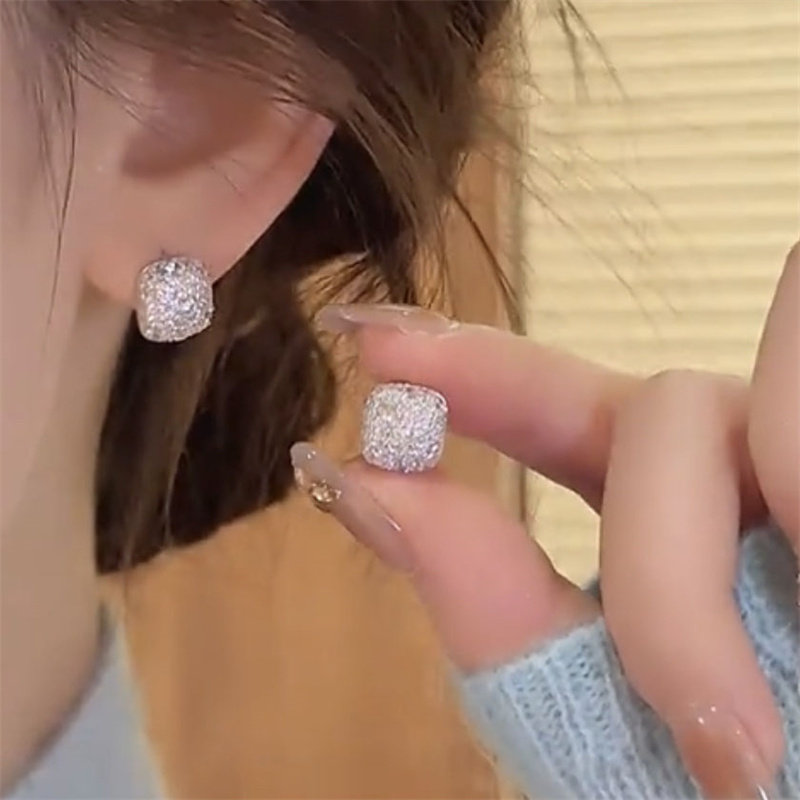 925银针微镶方形耳扣耳饰轻奢高级感韩系气质细闪方糖耳环女,饰品/流行首饰/时尚饰品新,耳钉,淘宝优惠券,粉丝福利购,淘宝优惠卷