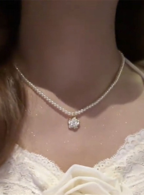 珍珠项链女2025新款山茶花锁骨链