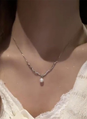 简约通勤波浪珍珠项链气质百搭